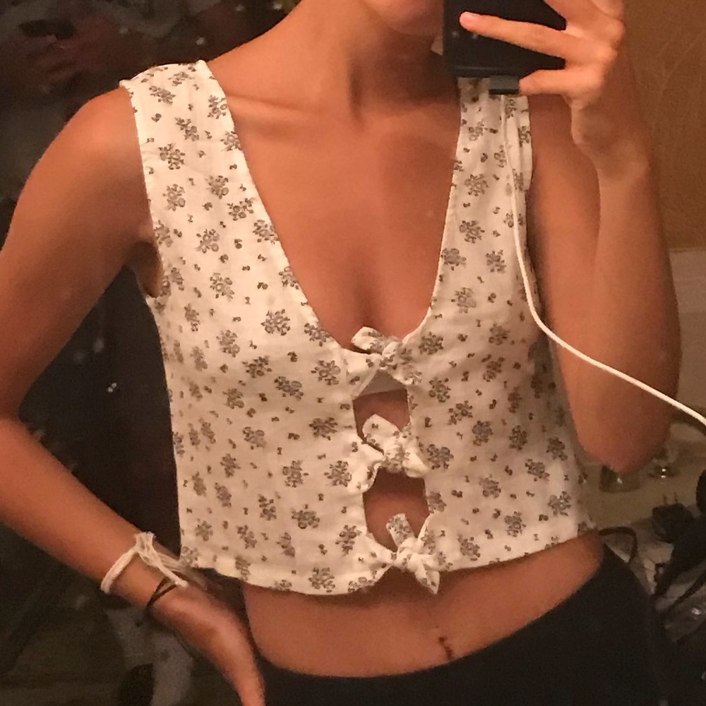 Brandy Melville Crop top